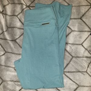 Sage WSXGYMSHARK leggings